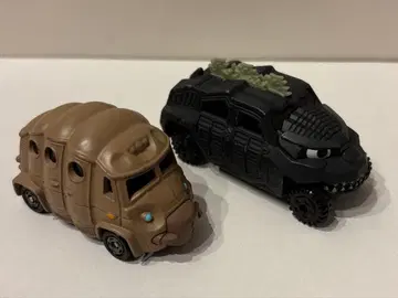 드림토미카 고질라 모스라(유충) 2점 세트