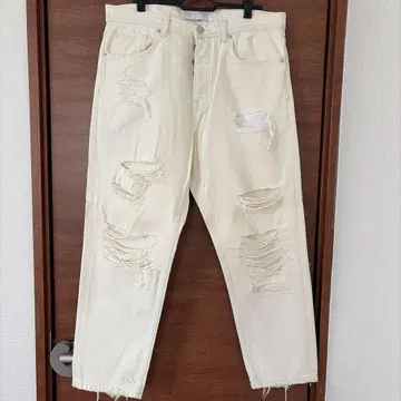 ZARA 화이트 데미지 가공 데님 팬츠