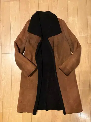 Synchro X crossings 싱크로 크로싱 무스탕 코트