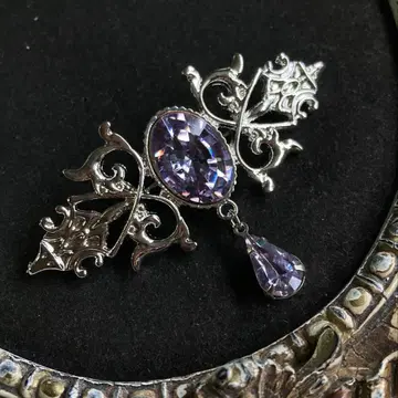 빈티지 스와로 알렉산드라이트 플라티나 컬러 브로치