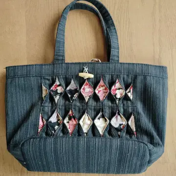 다크 그레이 스트라이프 토트백