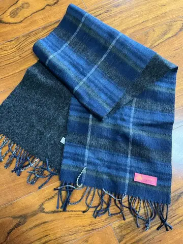 미사용에 가까운 새상품급 캐시미어 혼방 울 100% 머플러 일본제