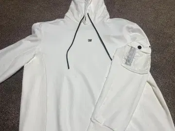 잡지 Safari에서 익숙한 P MDS 후드 부착 화이트 후드티