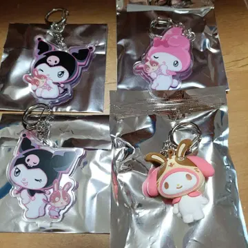 마이멜로디 쿠로미 아크릴 키링 4개 세트