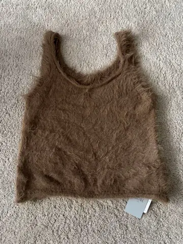 슬로브 이에나 퍼 니트 베스트 새상품 차이로