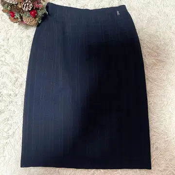 새상품급 Roberta di camerino 스커트