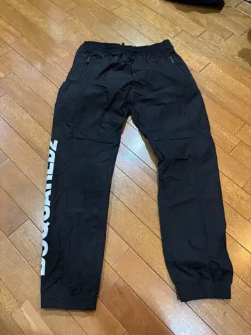 DSQUARED2 맨투맨 새상품급