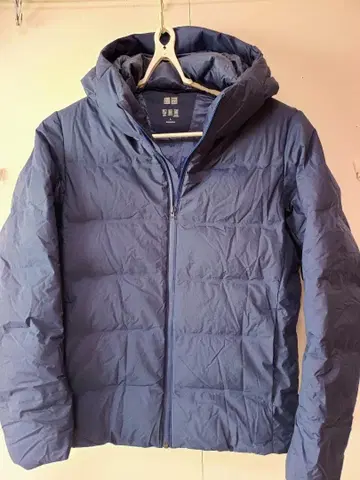 유니클로 심리스 다운 파카 네이비 사이즈 L 거의 미사용