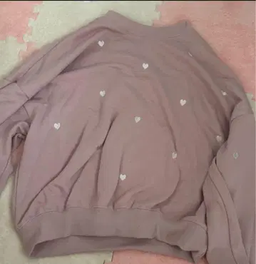 감귤메탈 개인물품 하트 무늬 맨투맨