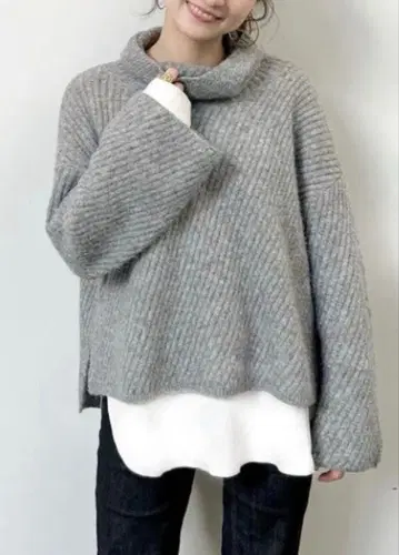 스트라 그레이 리브 터틀넥 스웨터