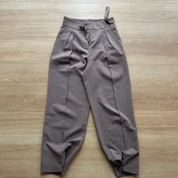 브라운 슬랙스 허리 벨트 포함