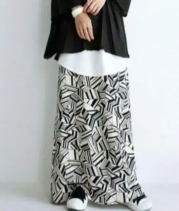 새상품급! antiqua 기하학 패턴 롱 스커트