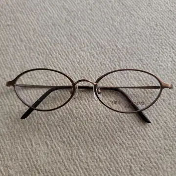 조르지오 아르마니 브라운 오벌 안경 프레임