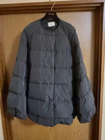 [새상품급] 루필 파피다운 케이프 판초 블랙 0 이미지 추가