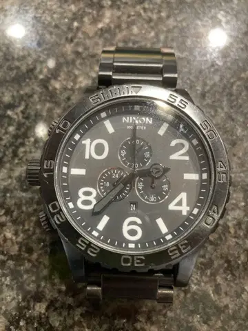 NIXON 크로노그래프 블랙 손목시계 300m 방수