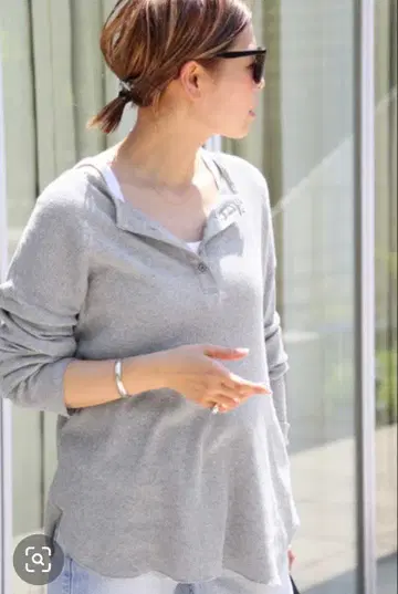 헨리넥 긴팔 T셔츠 그레이