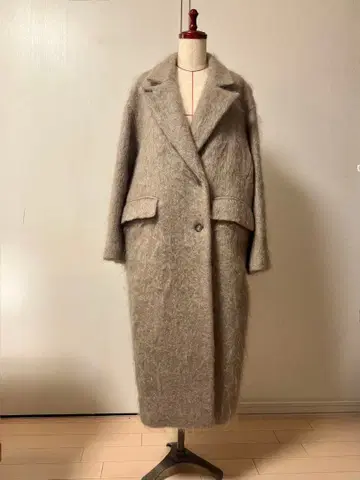 모헤어 혼방 베이지 롱 코트