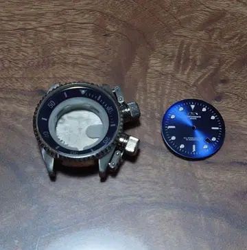 TECHNOS TGM513 케이스와 다이얼