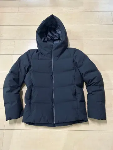 UNIQLO 심리스 다운 후드티 블랙 XS