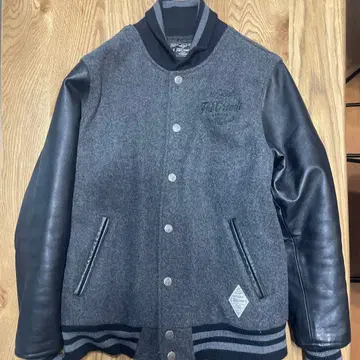 더 크리미 바시티 자켓풍 자켓