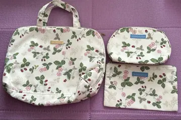 미사용 새상품 WEDGWOOD 꽃무늬 파우치 세트