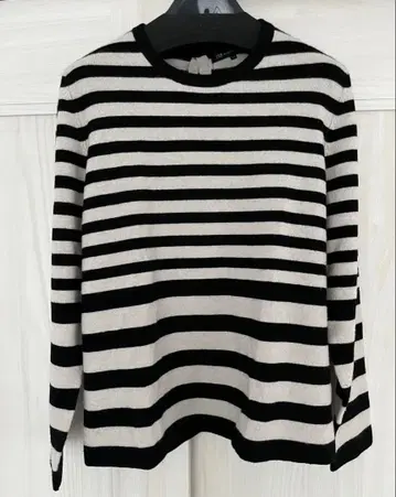 23구 스트라이프 스웨터 사이즈 44