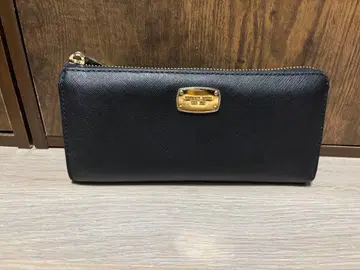 마이클 코어스 블랙 장지갑