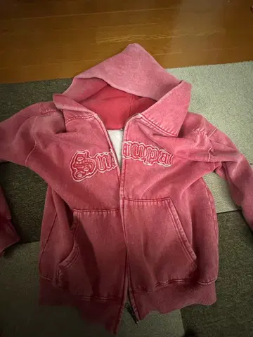 SNAP CLUB 빨간색 후드 부착 후드티