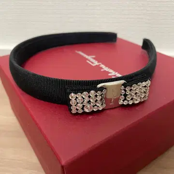 Ferragamo 페라가모 머리띠 블랙 리본