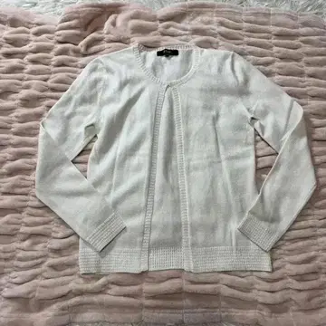 선착순 엠프리미어 가디건 크루넥 M 사이즈 화이트