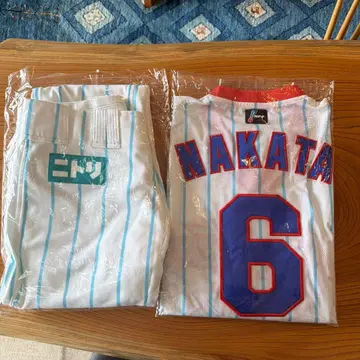 나카타 쇼 선수 착용 유니폼 상하의 세트 등번호 아래 친필 사인 포함.