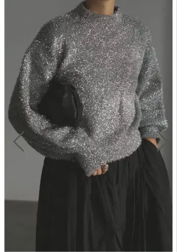 글리터 볼륨 슬리브 니트 탑