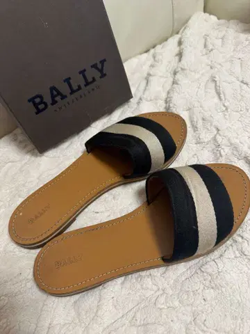 BALLY 슬라이드 샌들 블랙과 베이지