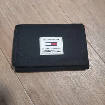 TOMMY JEANS 블랙 3단 폴더형 지갑