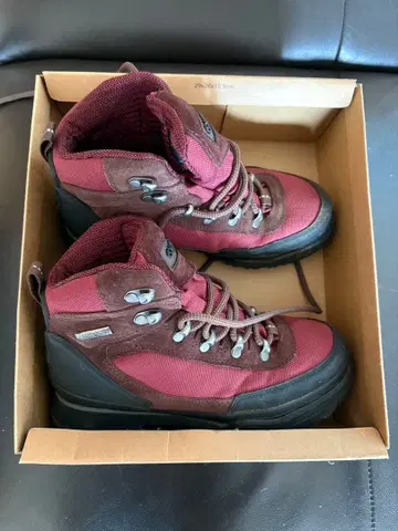 등산화 적자색 하이컷 23cm