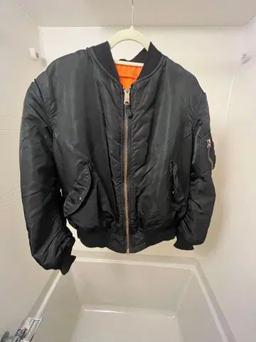 MA-1 블랙 자켓 오렌지 안감