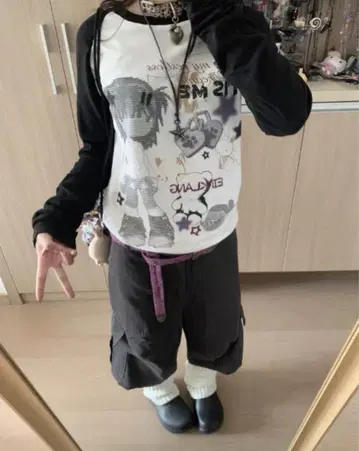 그런지 계열 래글런 롱 T / 화이트 x 블랙 프린트 디자인