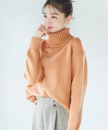 스트라 쫀득쫀득 터틀넥 니트