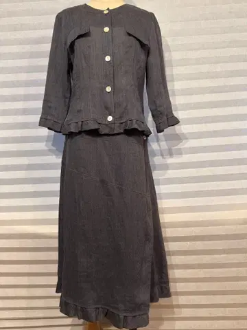 하디 에미스 다크 그레이 셋업 스커트 셋업