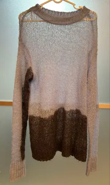 PAMM 기수역의 로우게이지 니트 수천황