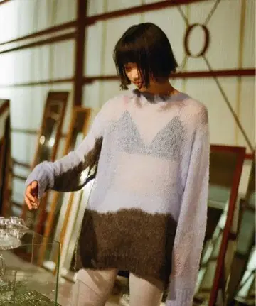 PAMM 기수역의 로우게이지 니트 수천황