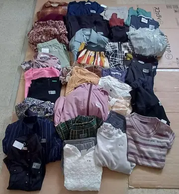 38장 묶음 판매 여성용, 남성용 의류 #A009