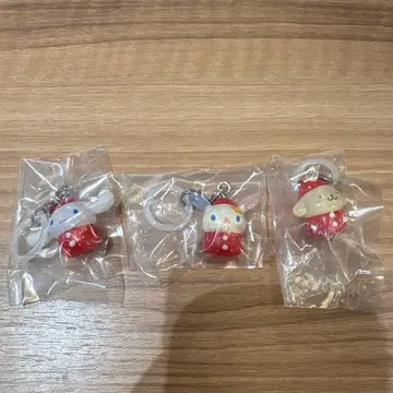 산리오 캐릭터즈 딸기 메지루시 액세서리