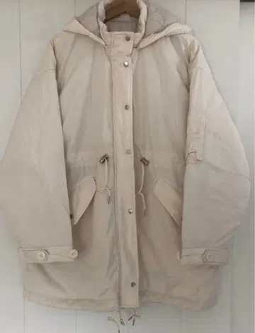 GRACE CONTINENTAL 볼륨 하프 코트