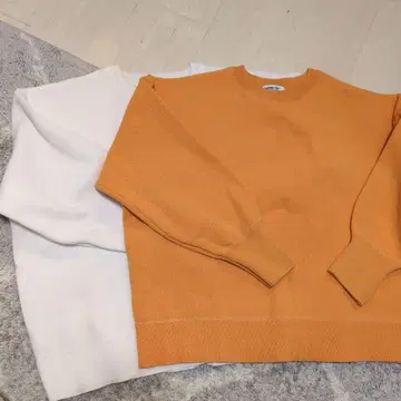 오렌지 화이트 크루넥 긴팔 스웨터