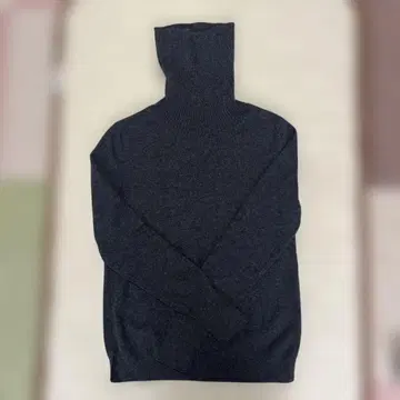 유니클로 캐시미어 터틀넥 다크 그레이