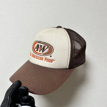 a&w 캡 브라운