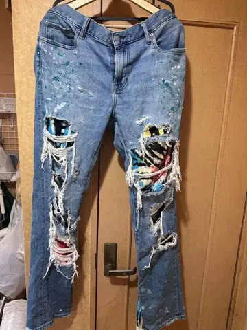 데미지 페인트 플레어 데님 팬츠