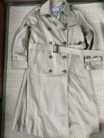 베이지 트렌치코트