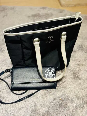 CLATHAS 블랙 핸드백 덤 포함